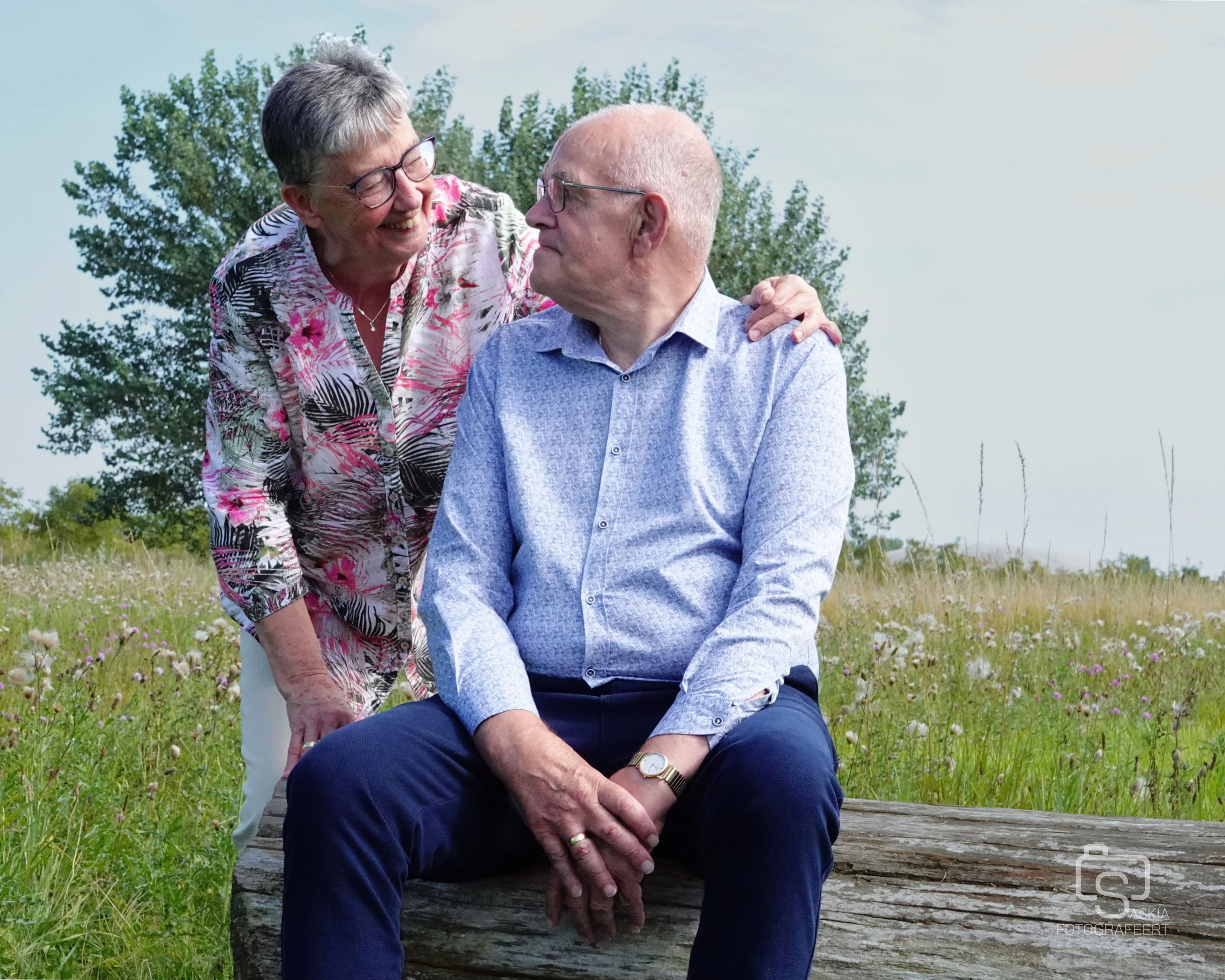 Familie & Koppels – koppel op boomstam